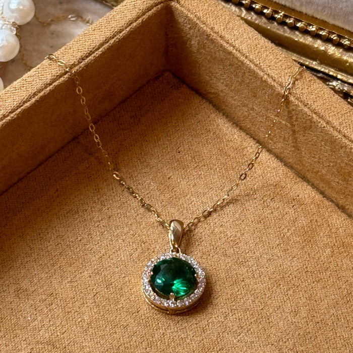14K Yellow Gold Green Gemstone Round Pendants Necklace