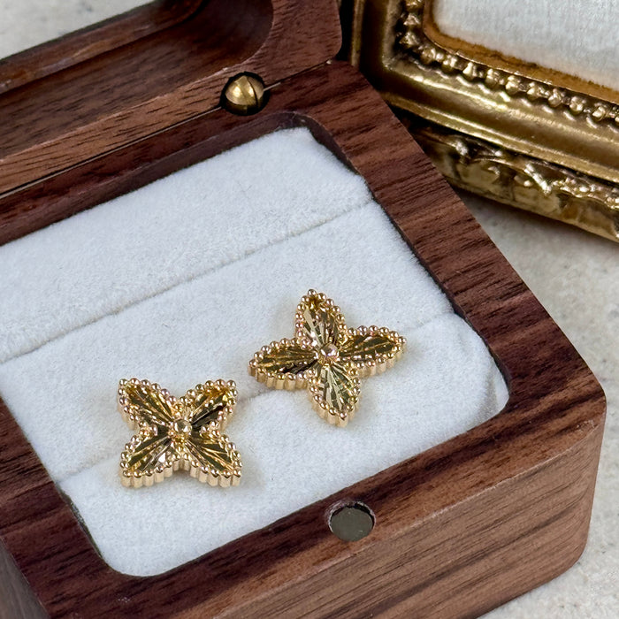 10K Yellow Gold Vintage Flower Design Stud Earring