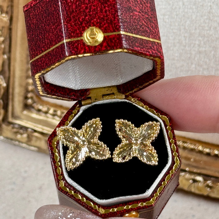 10K Yellow Gold Vintage Flower Design Stud Earring