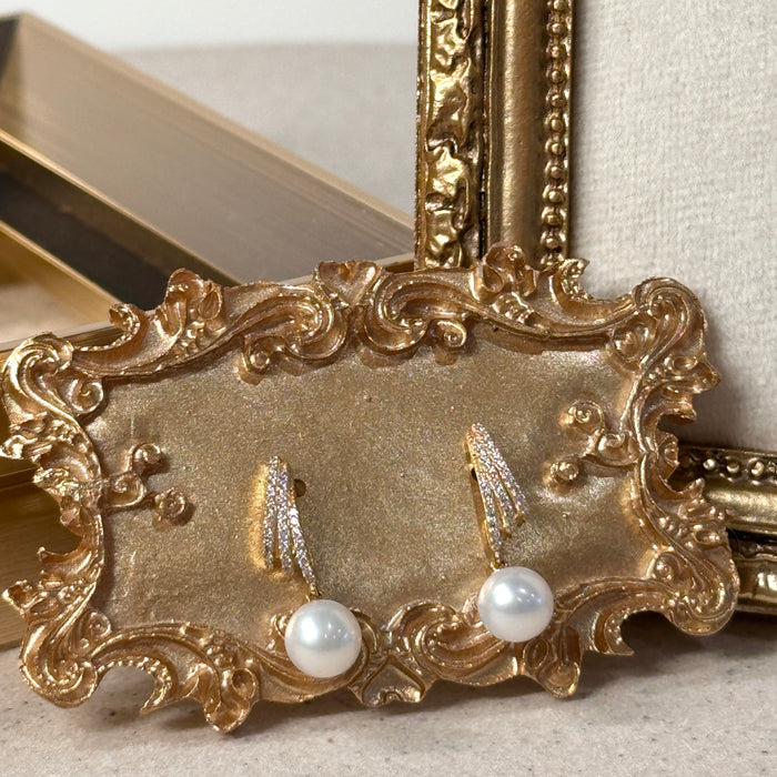 (PREORDER) 10K Yellow Gold Drop Fine Freshwater Pearl Earring